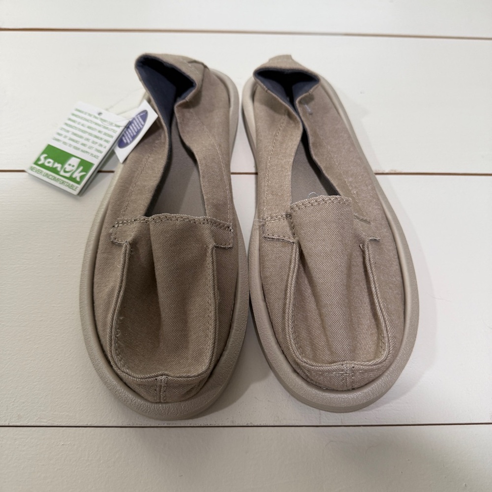 NWT Sanuk Tan Sidewalk Surfers Shorty Tx